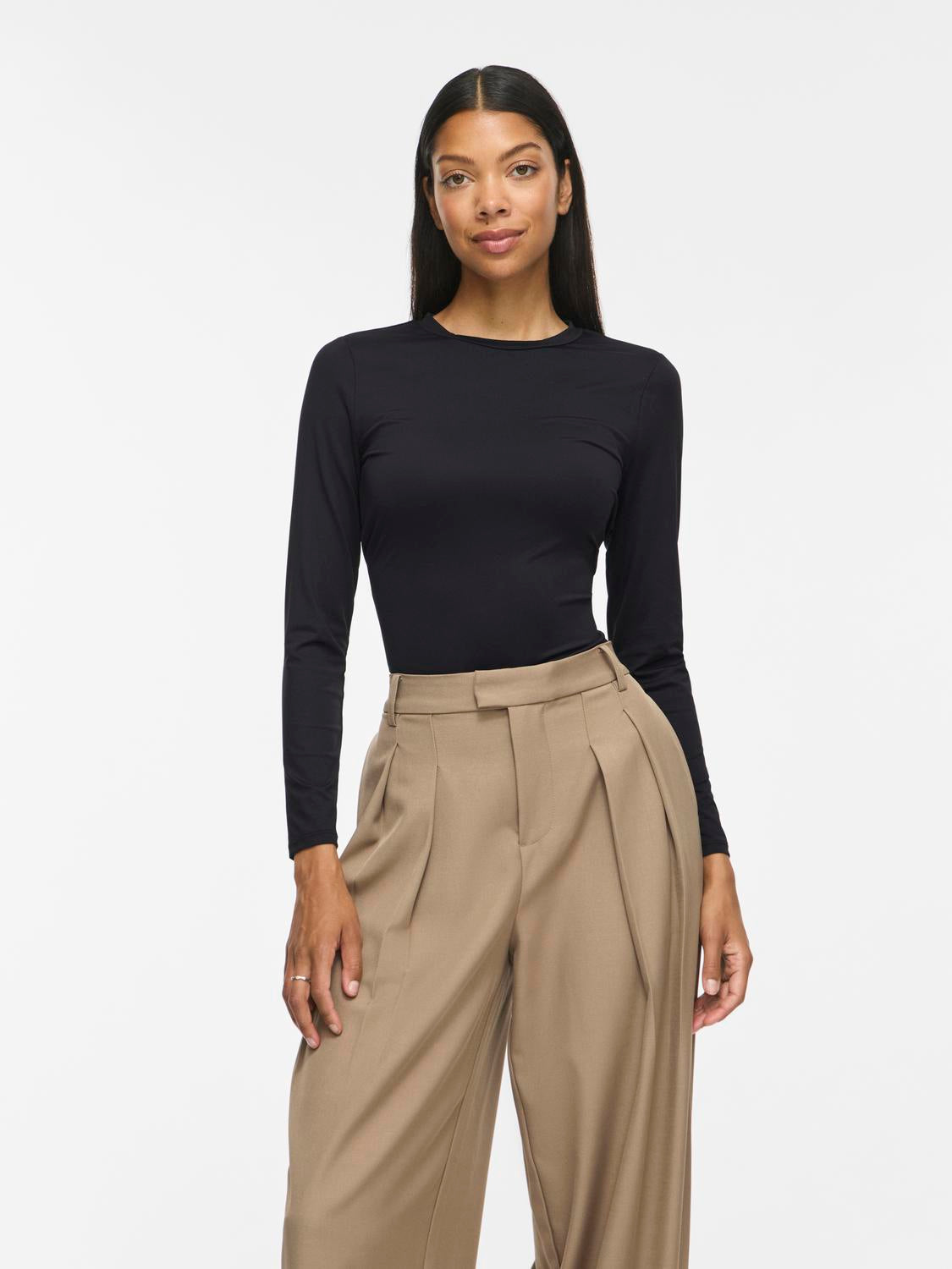 model_shot-front